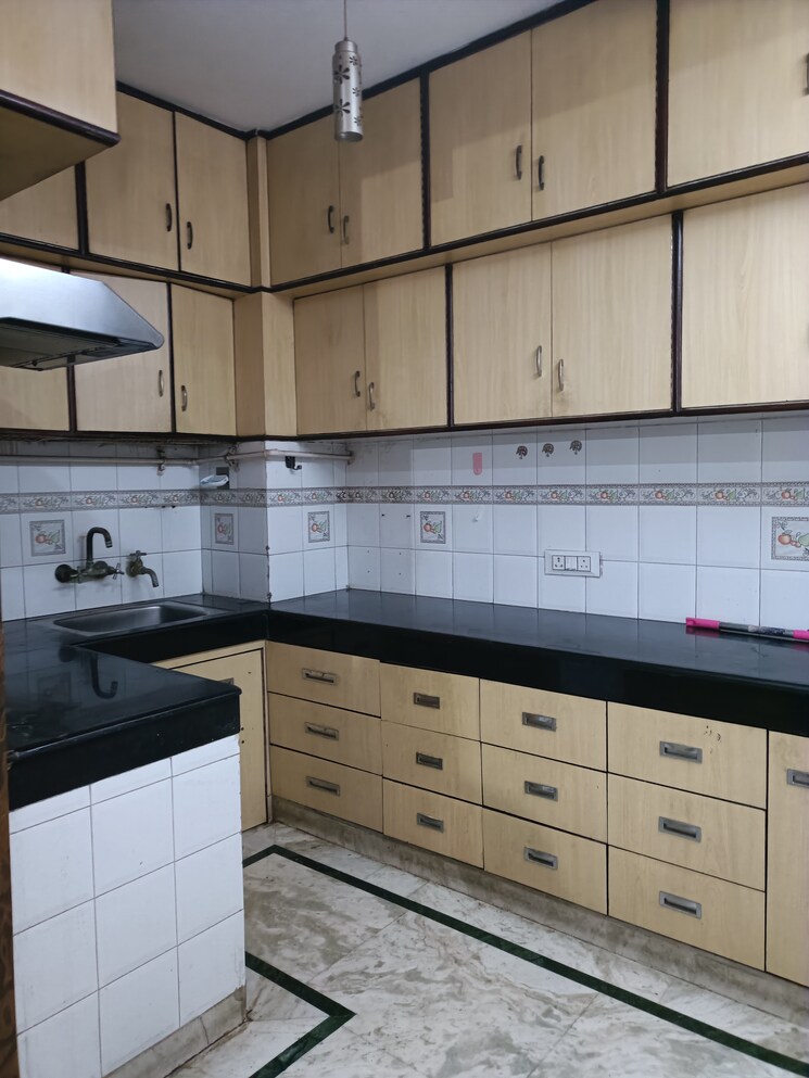 Kitchen, ip extension 3 Bedroom 1300 Sq.Ft. Apartment In Ip Extension Delhi 9142669