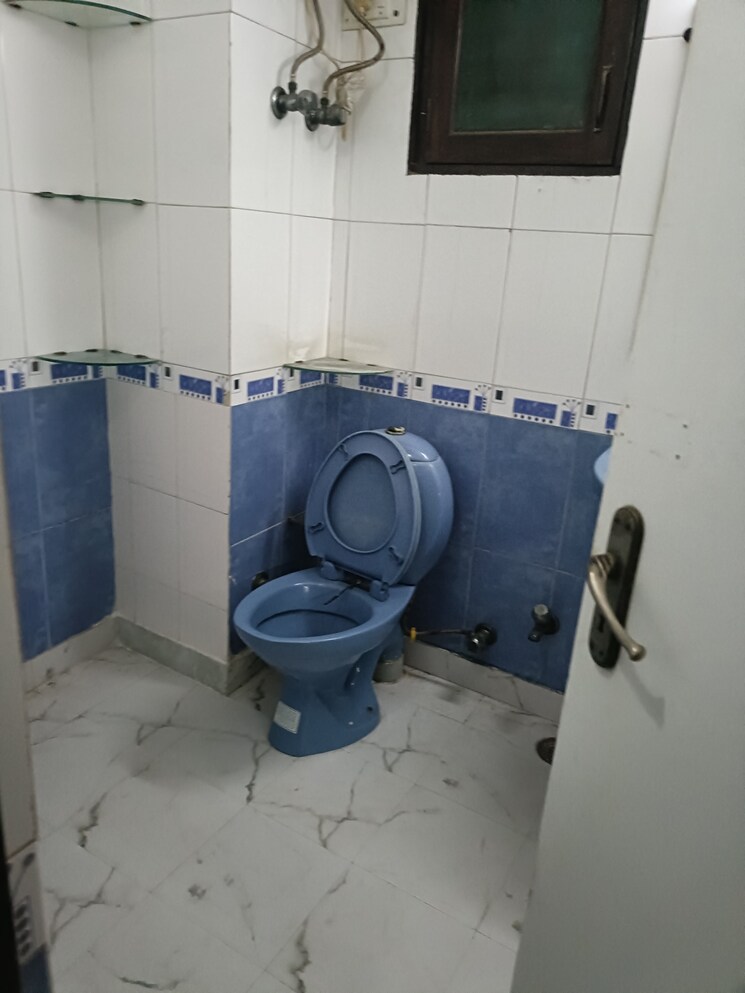 Attached Bathroom, ip extension 3 Bedroom 1300 Sq.Ft. Apartment In Ip Extension Delhi 9142669