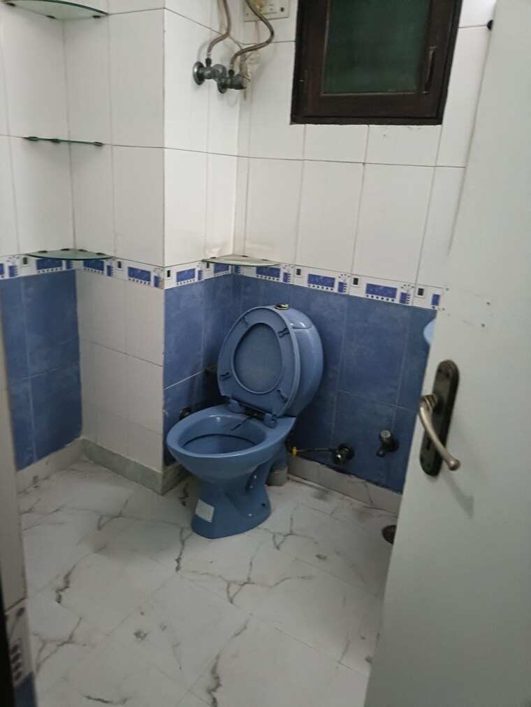 Attached Bathroom, ip extension 3 Bedroom 1300 Sq.Ft. Apartment In Ip Extension Delhi 9142669