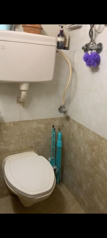 Furnished Amenities in 1 BHK Apartment at Jasdanwala Building, Bhuleshwar – for Rent