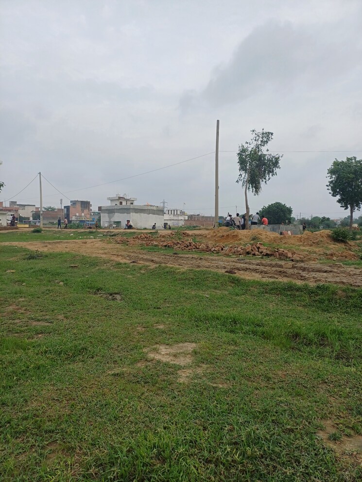 Garden, dheeraj nagar  134 Sq.Yd. Plot In Dheeraj Nagar Faridabad 9142692