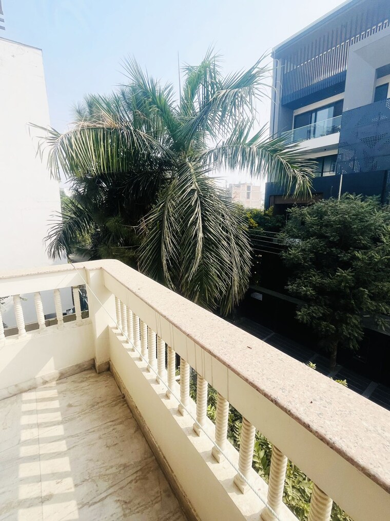 Balcony, sector 40 4 Bedroom 2450 Sq.Ft. Builder Floor In Sector 40 Gurgaon 9142705