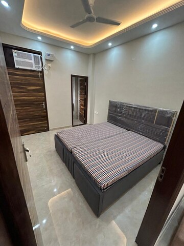 Bedroom in 2 BHK Builder Floor at Sector 30 – for Rent