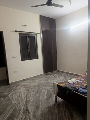 Room in 1 BHK Independent House at Sector 40 – for Rent
