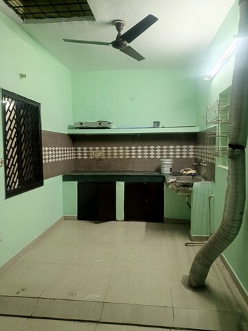 Building Lobby in 1 BHK Independent House at Sector 40 – for Rent