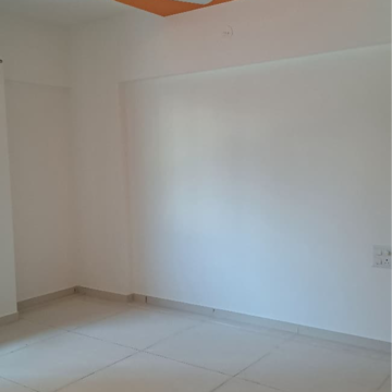 Room in 2 BHK Apartment at Atul Western Hills Phase 2, Link Road – for Rent