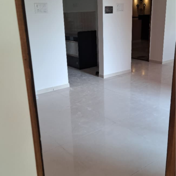 Room in 2 BHK Apartment at Atul Western Hills Phase 2, Link Road – for Rent