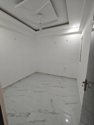 Room in 3 BHK Apartment at Aimnabad – for Sale