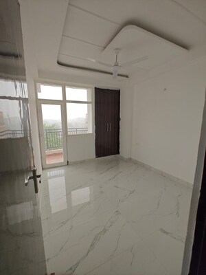 Room in 3 BHK Apartment at Aimnabad – for Sale