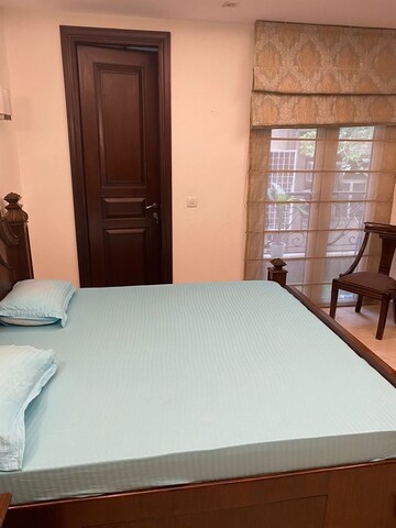 Room in Studio Apartment at Panchsheel Park – for Rent