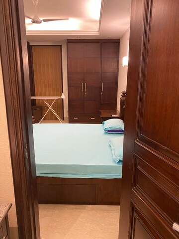 Master Bedroom in Studio Apartment at Panchsheel Park – for Rent
