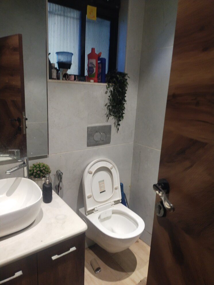 Master Bedroom, kurla-kamgar-chs 6 Bedroom 3000 Sq.Ft. Independent House In Kurla Mumbai 9142844