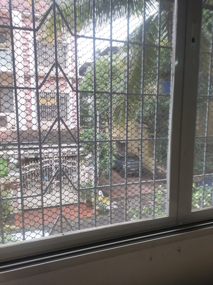 Balcony, kurla-kamgar-chs 6 Bedroom 3000 Sq.Ft. Independent House In Kurla Mumbai 9142844