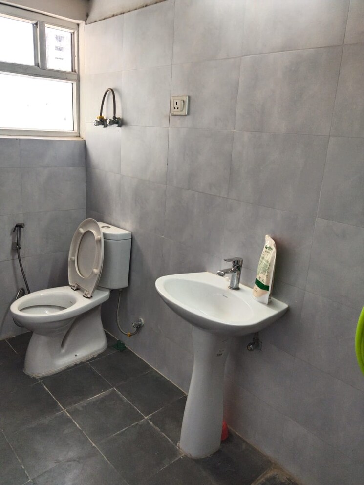 Bathroom, paramount-emotions 2.5 Bedroom 1160 Sq.Ft. Apartment In Sector 1 Greater Noida Greater Noida 9142874