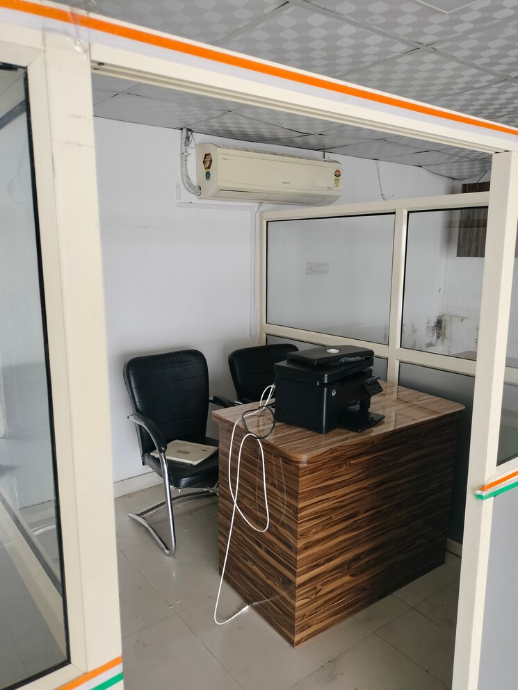 Team Area, indira nagar Commercial Office Space 2000 Sq.Ft. In Indira Nagar Lucknow 9142925