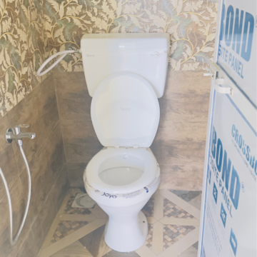 Bathroom in 1.5 BHK Apartment at Bhandup West – for Rent