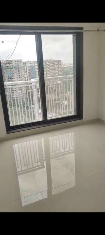 Room in 2 BHK Apartment at Sayba Orchid, Kurla East – for Rent
