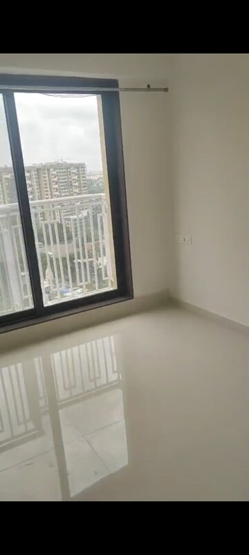 Room in 2 BHK Apartment at Sayba Orchid, Kurla East – for Rent