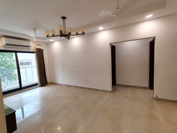 Room in 3 BHK Apartment at Nungambakkam – for Rent