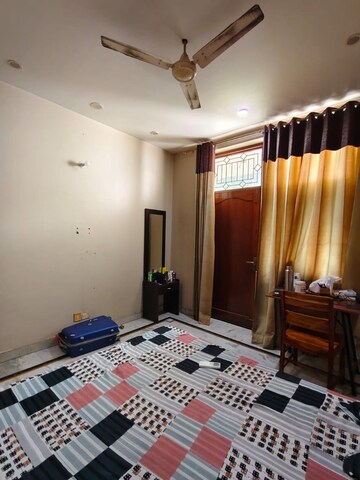 Bedroom in 2 BHK Builder Floor at Sector 56 – for Rent