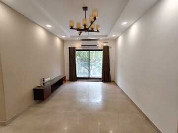 Room in 3 BHK Apartment at Nungambakkam – for Rent