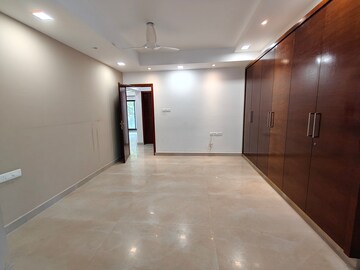 Room in 3 BHK Apartment at Nungambakkam – for Rent
