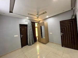 Room in 3 BHK Builder Floor at Kishangarh – for Sale