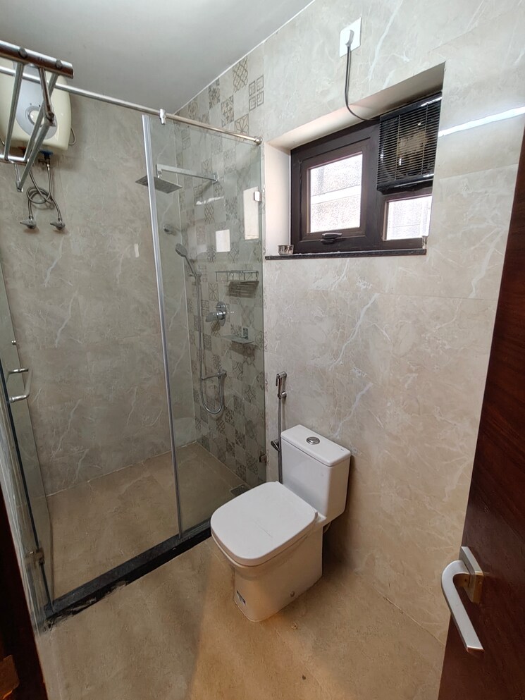 Bathroom, nungambakkam 3 Bedroom 1600 Sq.Ft. Apartment In Nungambakkam Chennai 9142885