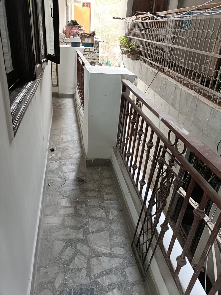 Balcony, kishangarh 3 Bedroom 1150 Sq.Ft. Builder Floor In Kishangarh Delhi 9142984