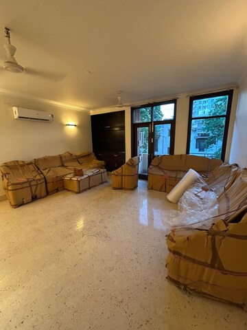 4 BHK Builder Floor For Rent in South Extension ii