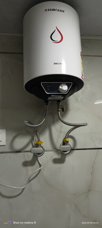 Furnished Amenities in 1.5 BHK Independent House at Sector 52a – for Rent