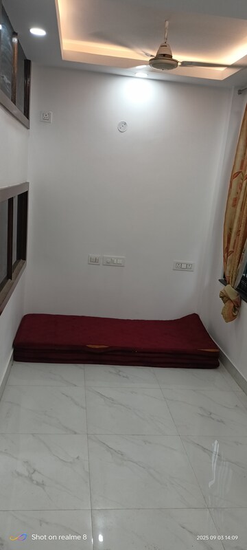 Furnished Amenities in 1.5 BHK Independent House at Sector 52a – for Rent