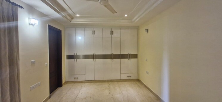 Room, greater kailash ii 4 Bedroom 300 Sq.Yd. Builder Floor In Greater Kailash ii Delhi 9143028