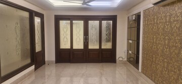Room in 4 BHK Builder Floor at Greater Kailash ii – for Rent