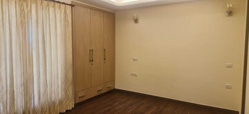 Room in 4 BHK Builder Floor at Greater Kailash ii – for Rent
