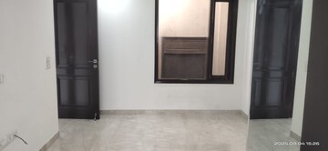 Room in 3 BHK Builder Floor at Safdarjung Enclave – for Rent