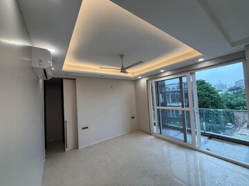 Room in 4 BHK Builder Floor at Nehru Enclave – for Rent