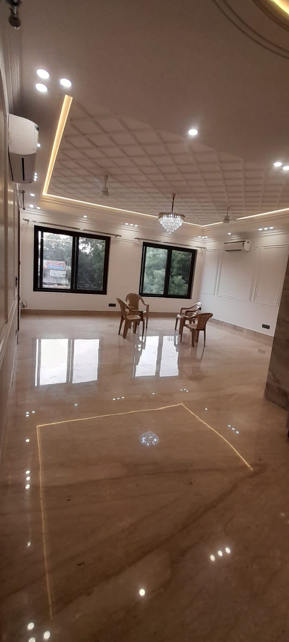 4 BHK + Pooja Room,Servant Room Builder Floor For Rent in Chittaranjan Park 