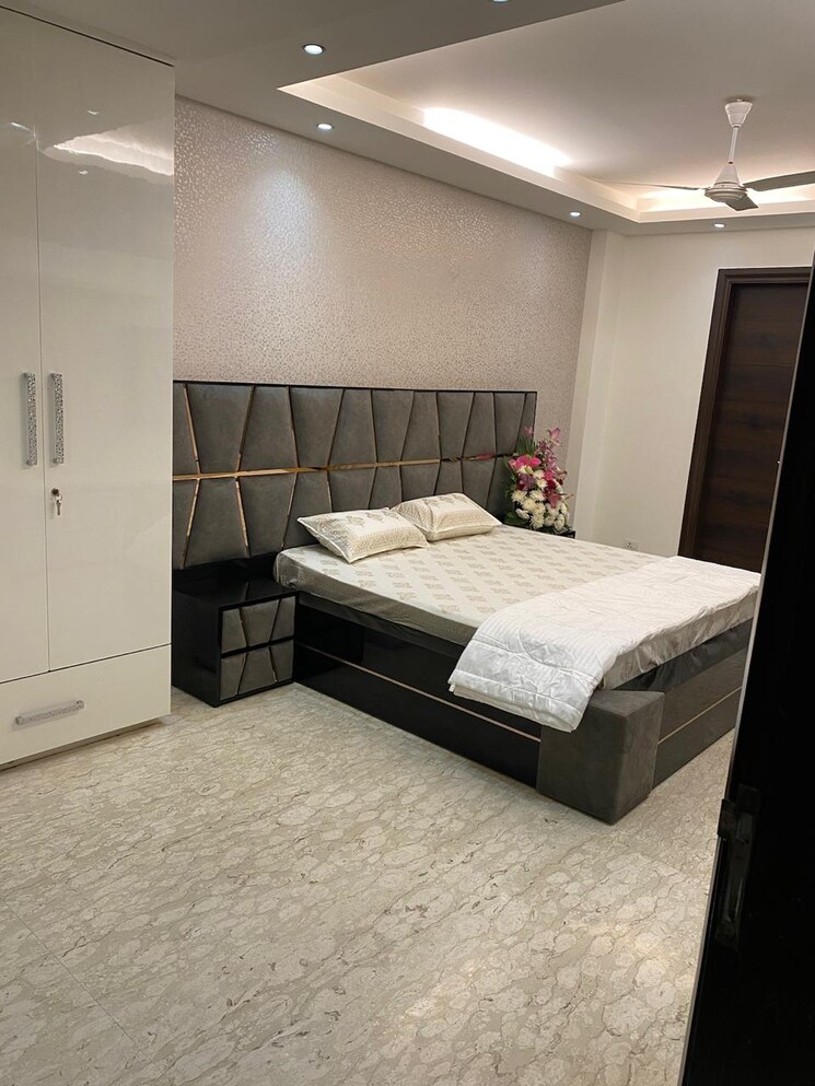 Bedroom, greater kailash i 3 Bedroom 208 Sq.Yd. Builder Floor In Greater Kailash I Delhi 9143076