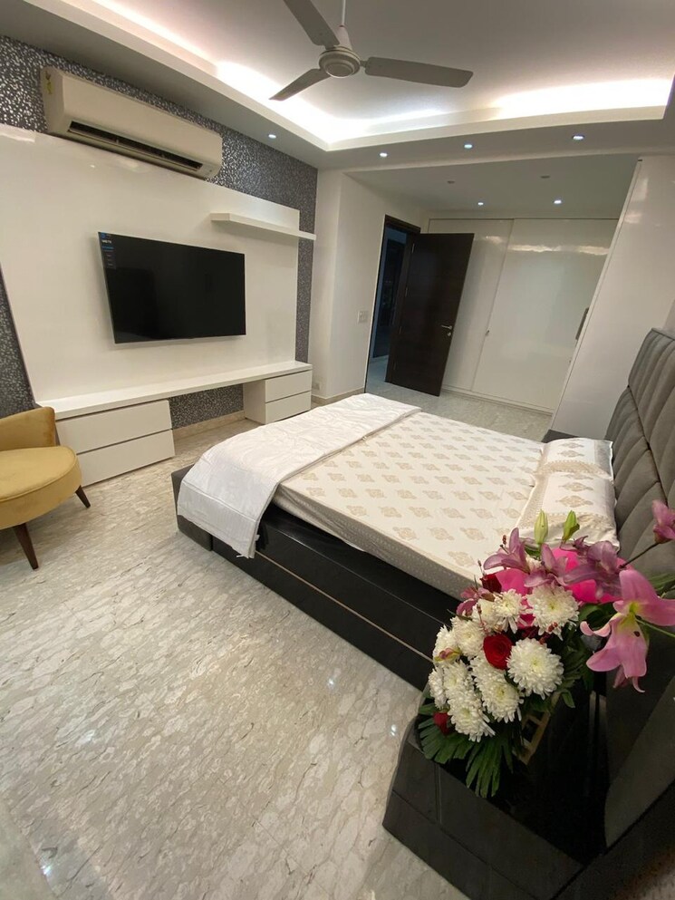 Bedroom, greater kailash i 3 Bedroom 208 Sq.Yd. Builder Floor In Greater Kailash I Delhi 9143076