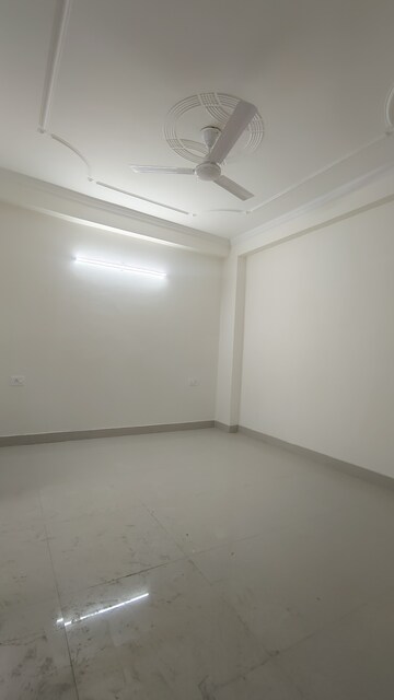 Room in 2 BHK Builder Floor at Palm Residency Chhatarpur, Chattarpur – for Rent