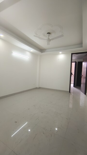 Room in 2 BHK Builder Floor at Palm Residency Chhatarpur, Chattarpur – for Rent