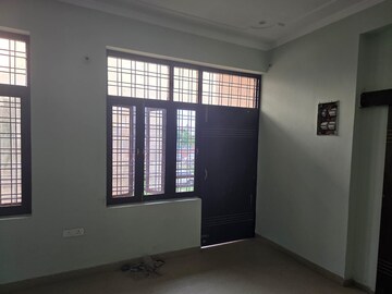 Room in 2 BHK Independent House at Sector 7 – for Rent
