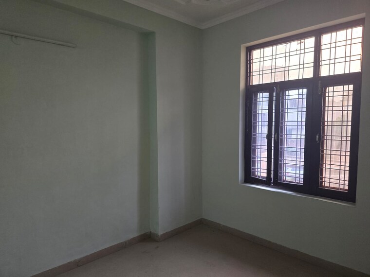 Room, sector 7 2 Bedroom 2600 Sq.Ft. Independent House In Sector 7 Gurgaon 9143079