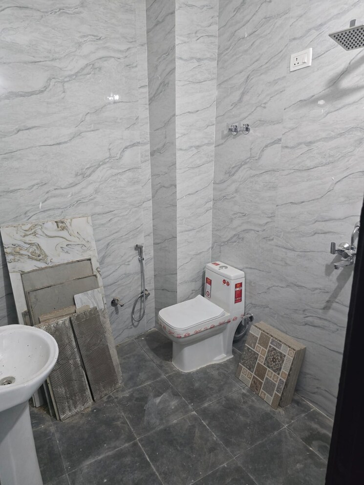 Bathroom, sector 7 2 Bedroom 2600 Sq.Ft. Independent House In Sector 7 Gurgaon 9143079
