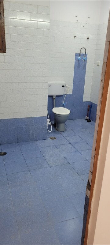 Bathroom in 1 BHK Independent House at RWA Apartments Sector 27, Sector 27 – for Rent