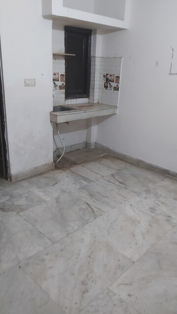 Building Lobby in 1 RK Builder Floor at Mayur Vihar – for Rent