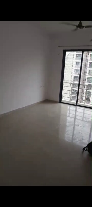 Room in 3 BHK Apartment at Atul Blue Meadows, Andheri East – for Rent
