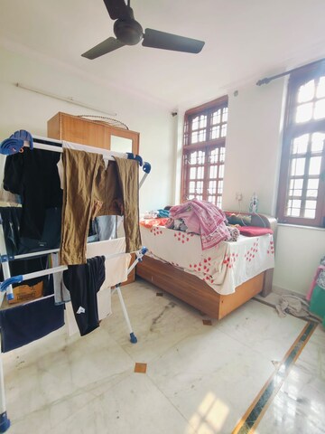 Team Area in 3 BHK Builder Floor at Sector 40 – for Rent