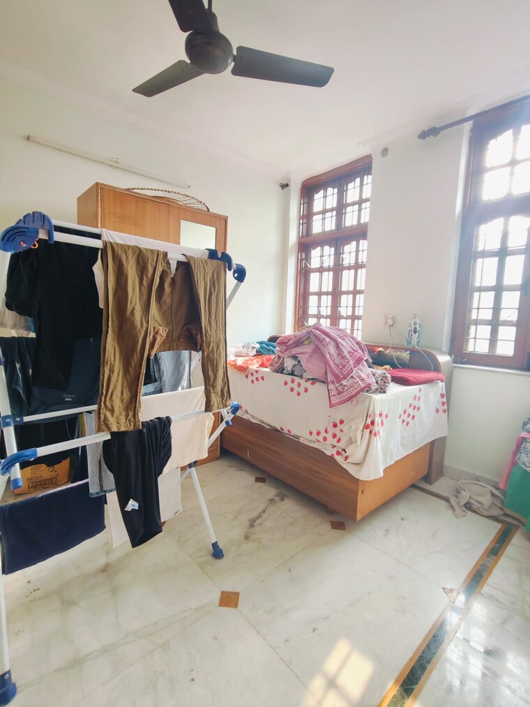 Team Area, sector 40 3 Bedroom 2249 Sq.Ft. Builder Floor In Sector 40 Gurgaon 9143128